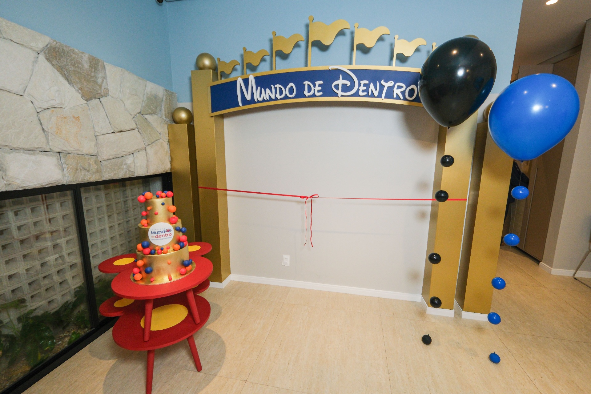 Entrada temática Mundo de Dentro